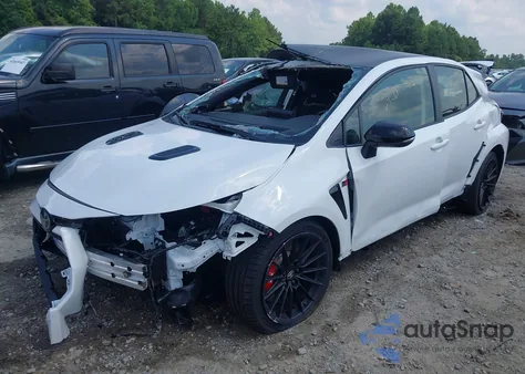 2025 Toyota Gr Corolla Premium Plus z USA, uszkodzony, nr VIN JTNABAAE6SA019823